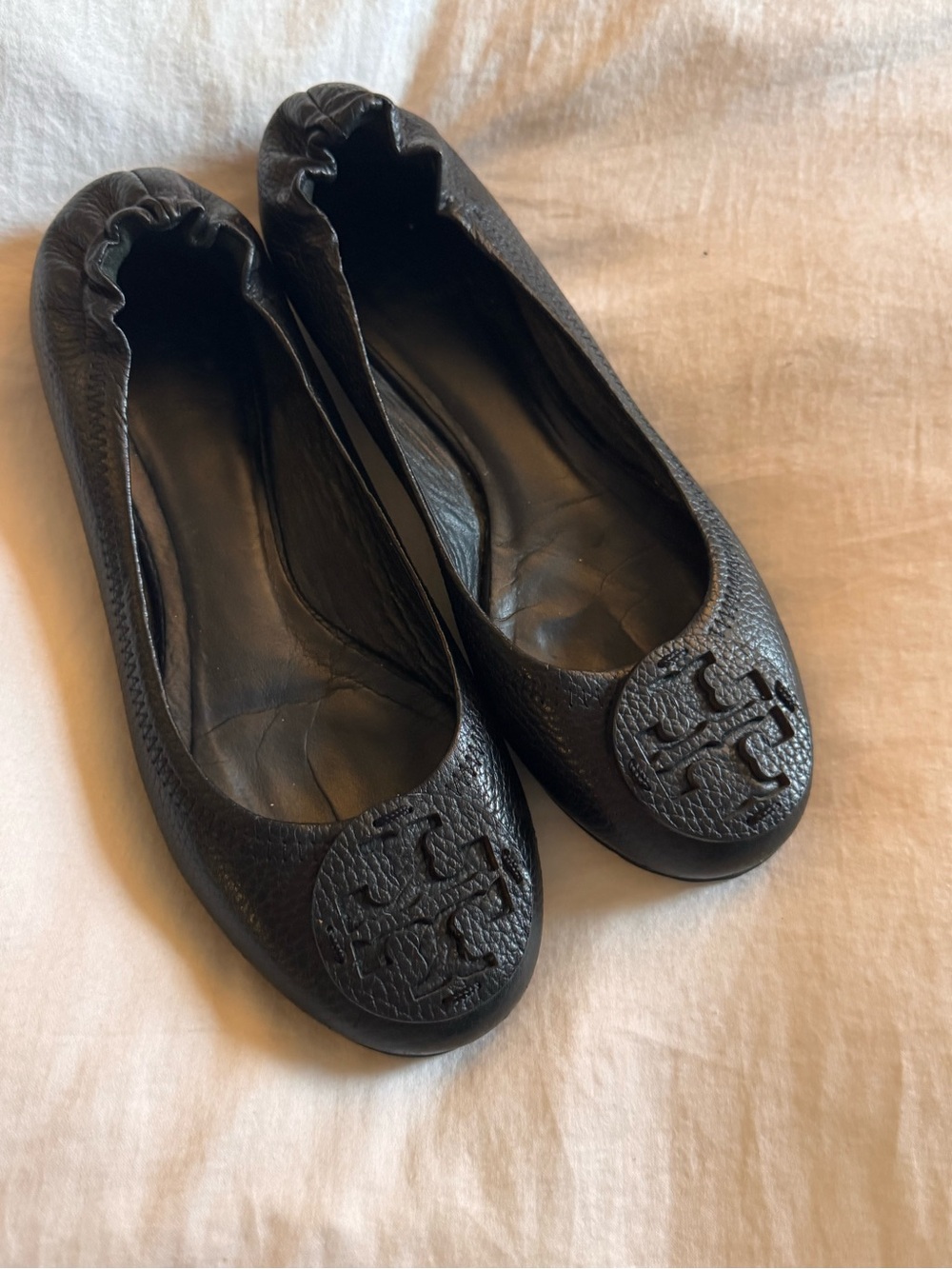 Tory Burch Black Pebbled Leather Logo Ballet Flats